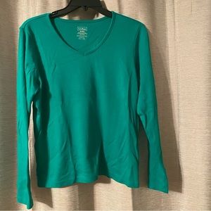 L.L.Bean Long Sleeve T-Shirt Size medium-regular Green